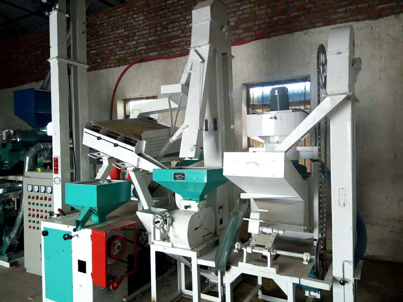吉林榆樹(shù)市懷家15噸大米成套加工設(shè)備