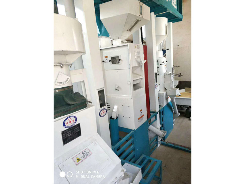 濟南長清10噸小米成套加工設(shè)備安裝完畢