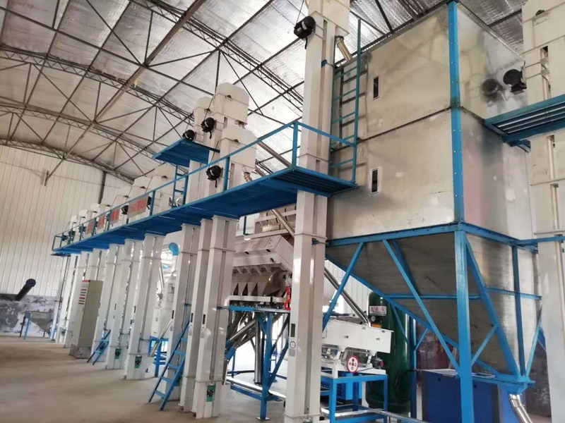 山西呂梁嵐縣20噸小米成套加工設(shè)備安裝調(diào)試完畢